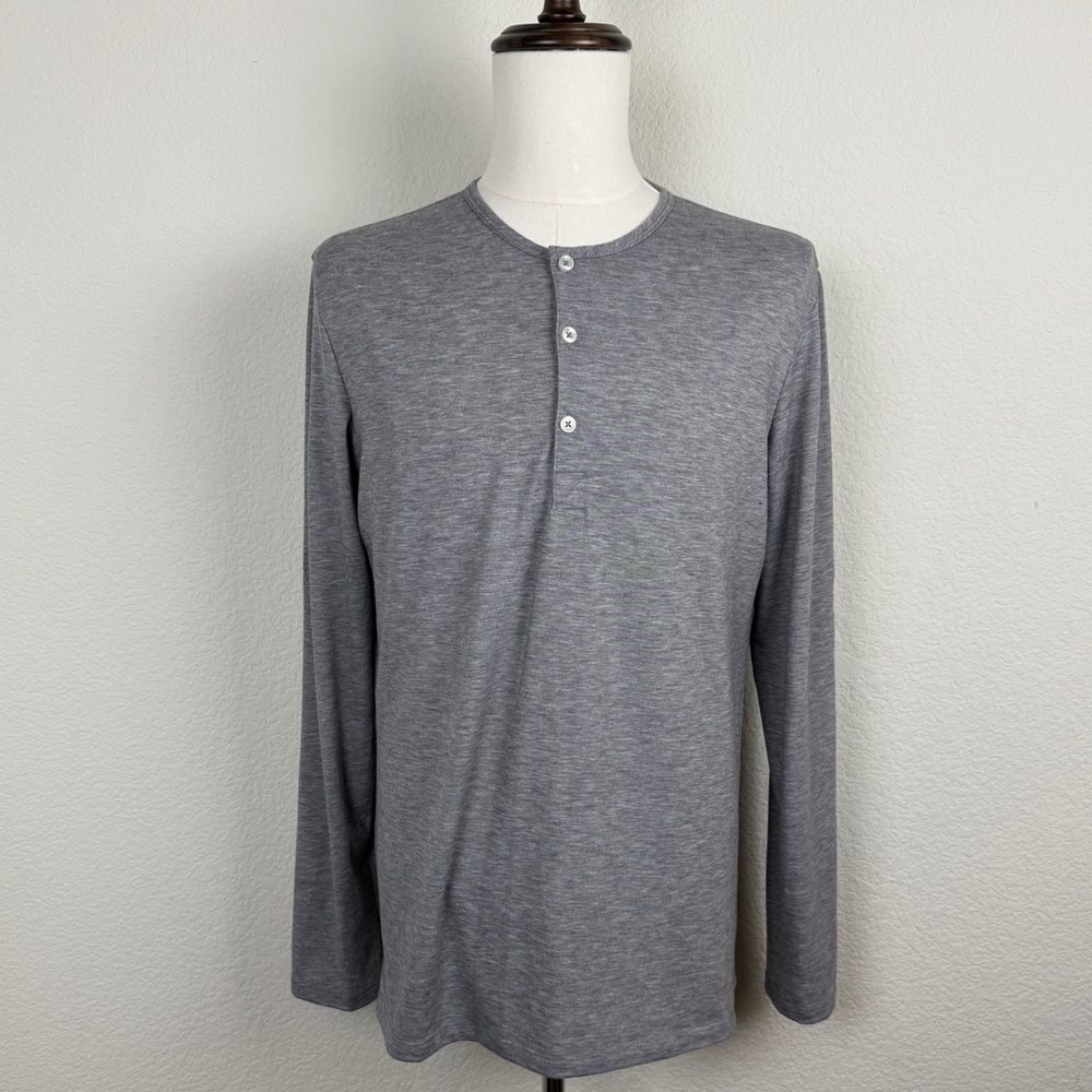MIZZ N + MAIN Men’s long sleeve henley | XL | Heather Grey